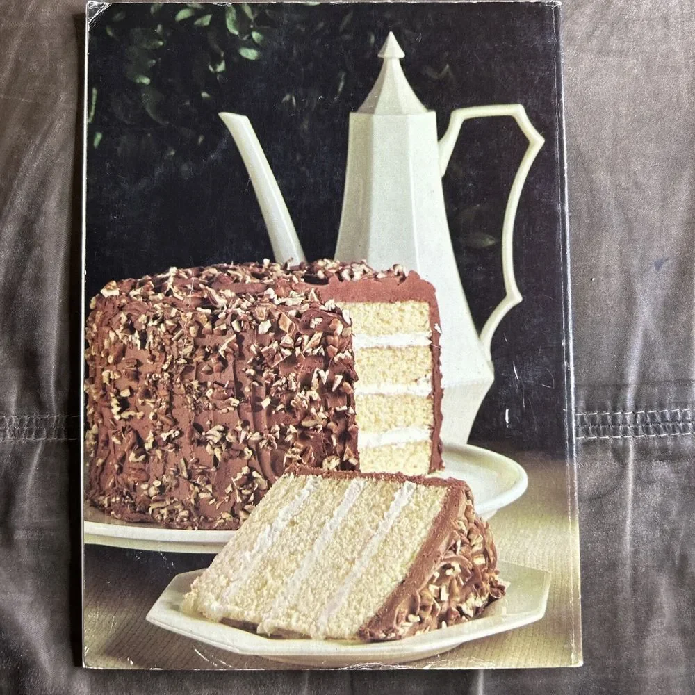 The Electric‎ Knife Way to BETTER CARVING 1967 1st Edition Cook Book